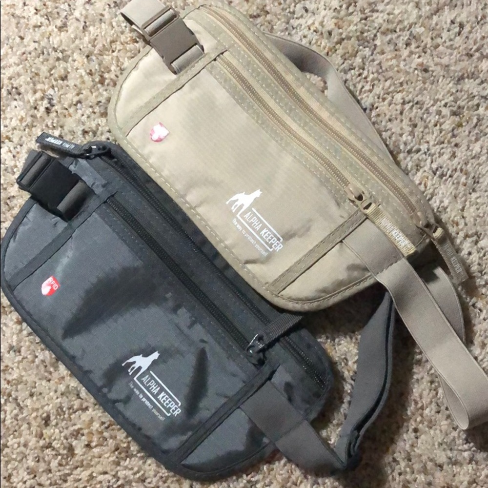 2 fanny packs that are great for travel